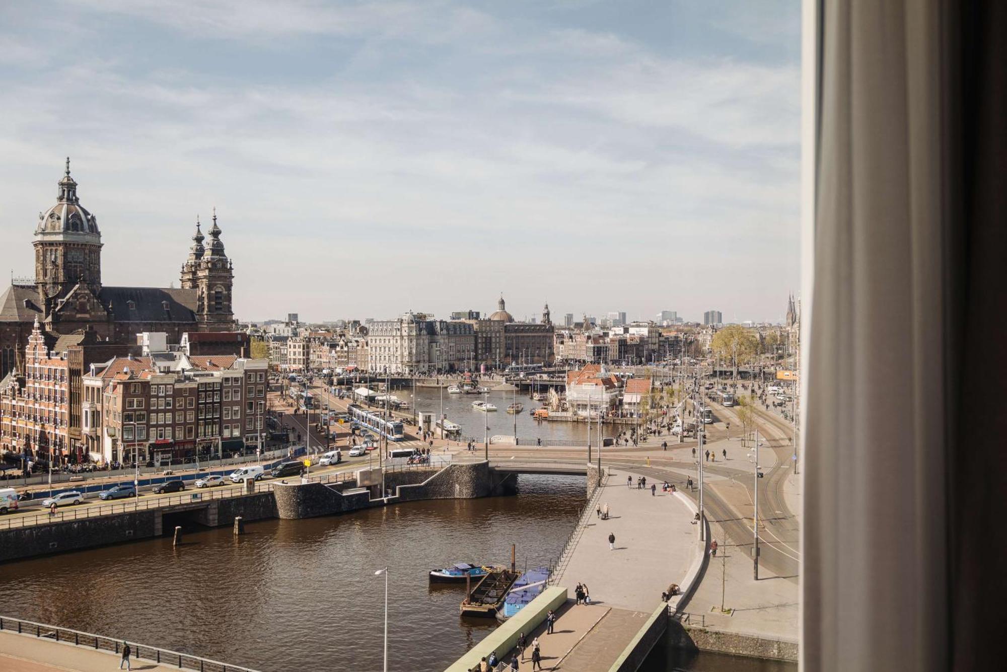 Hotel Doubletree By Hilton Amsterdam Centraal Station Exterior foto